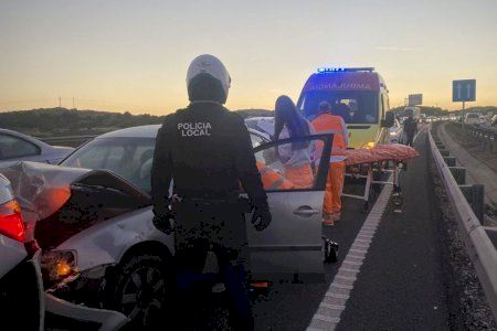 Un brutal accident de trànsit a Elx acaba amb 8 persones ferides