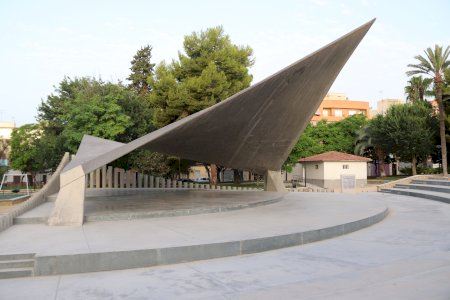 El Ayuntamiento de San Vicente destina 150.000 euros para las obras de rehabilitación del Paraboloide Hiperbólico del parque Juan XXIII