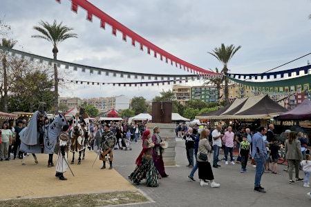 Vecinos y turistas visitan este fin de semana el Mercado Medieval de Villajoyosa: todas las actividades