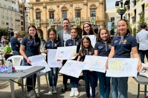 Vidal aplaude la creatividad de los niños de Castellón en el XVI concurso de dibujo organizado por la Real Cofradía de Lledó