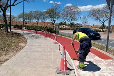 Paterna mejora la seguridad de los ciclistas con el acondicionamiento y repintado de los carriles bici de Santa Rita y La Canyada