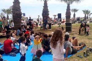 El Patronato de Turismo celebra una jornada de música, magia y humor en las playas de Castellón