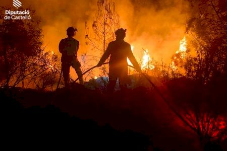 Los bomberos atajan un incendio entre Onda y L'Alcora
