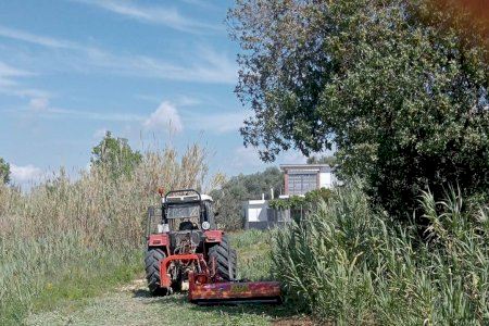 El Ayuntamiento de Vinaròs inicia los trabajos de limpieza de los barrancos y rieras
