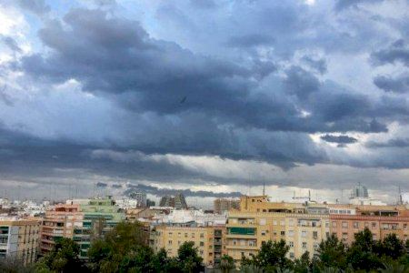 Alerta amarilla en ocho comarcas valencianas por tormentas y granizo durante el lunes