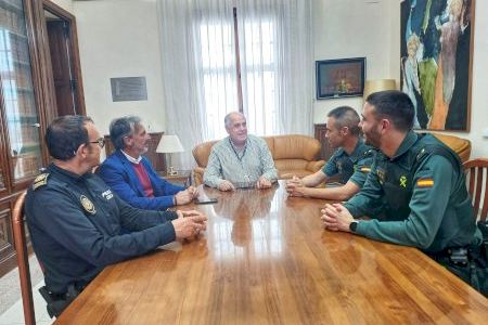 El alcalde de Benicarló da la bienvenida al nuevo capitán de la Guardia Civil