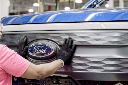 Ford fabricará 300.000 unidades al año de un nuevo coche en Almussafes a partir de 2027