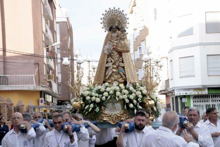 GALERÍA | Burriana honra a la Mare de Déu dels Desamparats