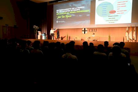 El preparador físico Julio Tous clausura el ciclo sobre actividad física, deporte y salud del CEU de Castellón