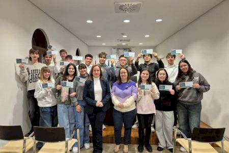 Xixona incrementa un 50 % las ayudas al transporte para estudiantes que cursan estudios fuera del municipio Xixona incrementa un 50 % las ayudas al transporte para estudiantes que cursan estudios fuera del municipio