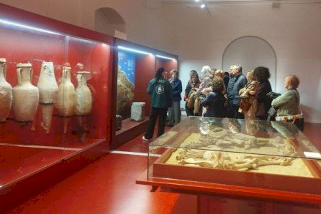 El museo de Burriana acerca la historia a los jóvenes con un taller sobre cerámica desde el Neolítico El museo de Burriana acerca la historia a los jóvenes con un taller sobre cerámica desde el Neolítico
