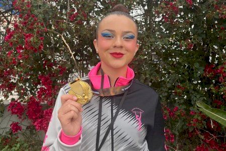 Una gimnasta de Burriana emociona en Alzira y logra el oro con una actuación inspirada en “Un sueño imposible” Una gimnasta de Burriana emociona en Alzira y logra el oro con una actuación inspirada en “Un sueño imposible”