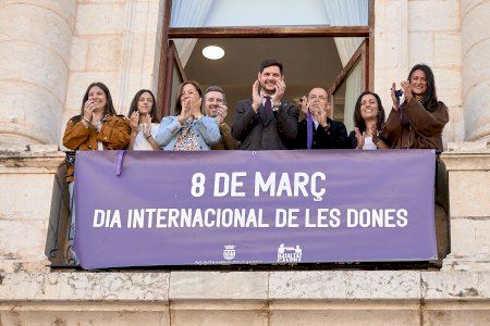 Gandia conmemora el Día Internacional de la Mujer con un acto institucional con una amplia participación educativa, social y comercial Gandia conmemora el Día Internacional de la Mujer con un acto institucional con una amplia participación educativa, social y comercial