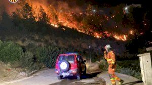 El incendio de Montixelvo ya afecta más de 1.400 hectáreas