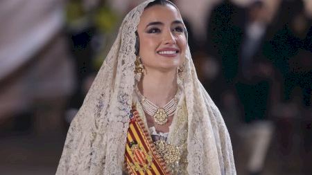 Falles València 2026. Ofrena Dimecres 18. Carrer San Vicente. 01:00 - 02:00