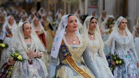 Falles València 2026. Ofrena Dimecres 18. Carrer San Vicente. 18:00 - 19:00