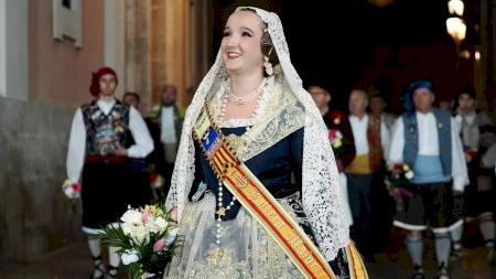 Falles València 2026. Ofrena Dimecres 18. Carrer La Paz. 01:00 - 02:00