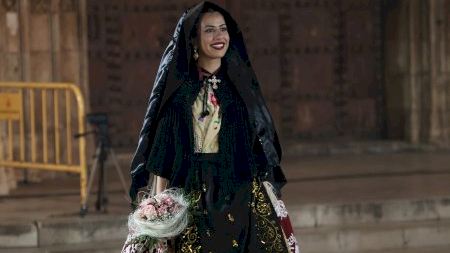 Falles València 2026. Ofrena Dimarts 17. Carrer San Vicente. 02:00 - 03:00