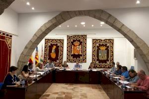 El Ayuntamiento de Alcalà-Alcossebre modifica sus ordenanzas para equiparar en ayudas a familias monoparentales y numerosas