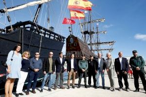 El alcalde y el presidente de la Fundación Nao Victoria inaguran el Festival Marítimo V Centenario Primera Vuelta al Mundo en Torrevieja