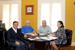 El Ayuntamiento de Mutxamel firma un convenio con la Asociación de Comerciantes para promicionar el comercio local