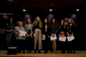 L'Ajuntament de Llíria reconeix l'esforç acadèmic de 31 estudiants de la localitat