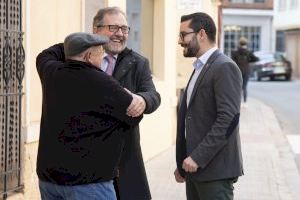 El presidente de la Diputación acompaña al alcalde de l’Alcora en su recorrido semanal por el municipio
