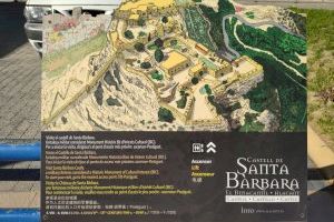 El Castillo de Santa Bárbara renueva sus mesas informativas exteriores
