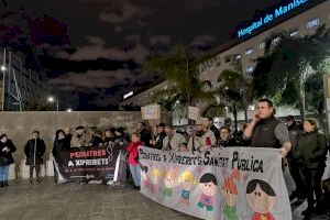 Nueva concentración en el Hospital de Manises contra la retirada del servicio de pediatría de Xiprerets