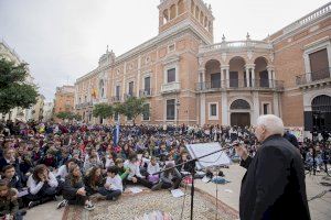 Más de 1.500 escolares cantan villancicos por las calles de Valencia