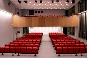 El Ayuntamiento de Torrent estrena un renovado y moderno salón de actos con una jornada de puertas abiertas