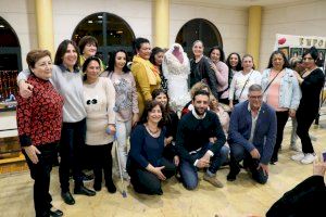 Les alumnes del taller per a dones gitanes ‘L'art d'aprendre’ de Serveis Socials de Sagunt exposen els seus treballs