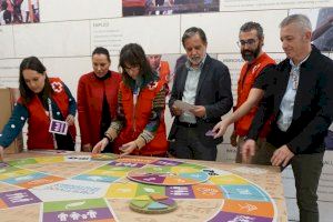 El Ayuntamiento a través de la Concejalía de Cooperación y Cruz Roja Alicante presentan un juego didáctico para escolares que impulsa los ODS