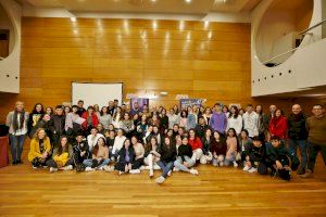 Estudiantes de institutos de Torrevieja y Crevillent han obtenido un total de 7 premios y una mención del concurso Noemtoqueselwhatsapp 2019 del IVAJ