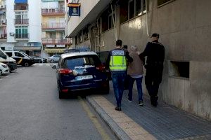 Detenido por estafar más de 43.000 euros a una anciana a la que hizo creer que iba a recuperar los restos de sus padres