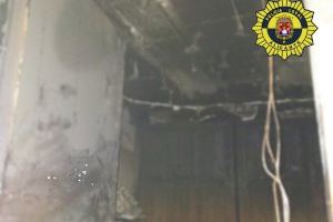 Una mujer provoca un incendio en su vivienda de Alicante dejando a su marido dentro