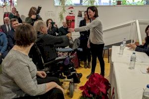 La investigadora de l'UJI Cristina Forn rep el I Premi Nacional «Esperanza» a la Investigació en Esclerosi Múltiple