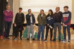Ángel Cano guanya el primer premi del concurs “Passeig literari per la Vila” de l’IES l’Estació
