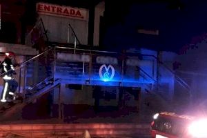 Incendio en un centro comercial de Benicarló con un almacén de ropa afectado