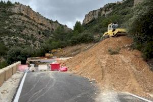 La Diputació finalizará antes de verano las obras de la carretera entre Losilla y La Puebla de San Miguel