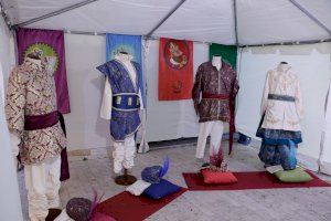 Ontinyent presenta els nous vestits dels Patges Reials coincidint amb el "Cap d'any Infantil” a la Plaça de Sant Domingo