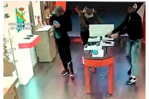 Detenidos los autores del famoso robo 'en 35 segundos' en una tienda de telefonía de Valencia