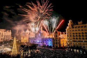 Doble celebració de les campanades en València