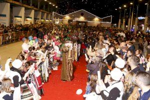 Los Reyes Magos visitan un año más la ciudad de Manises