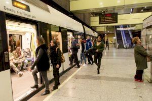 La Generalitat favoreció la movilidad de 25.000 personas viajeras en Metrovalencia durante Nochevieja, más del doble que en 2018