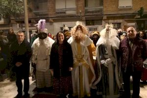 Los Reyes Magos protagonizan una cabalgata reivindicativa en Almassora