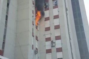 Un incendio en una vivienda de la Albufereta (Alicante) se salda con cinco heridos leves, entre ellos una anciana
