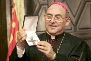 VOX denuncia la "doble vara de medir" de la izquierda con el Obispo Casimiro López