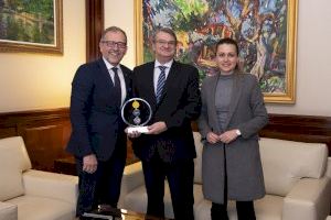 Martí felicita a la firma Acquabella de la Vall d'Uixó por la obtención del Premio Europeo a la Empresa del Año 2019