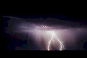 Una investigación de la UV sobre tormentas eléctricas protagoniza la portada de la prestigiosa revista Science